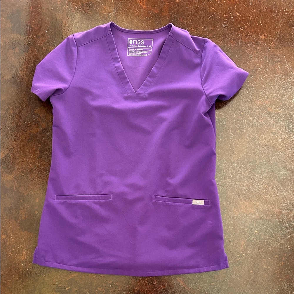 Figs Casma three pocket Purple V-Neck Scrub Top